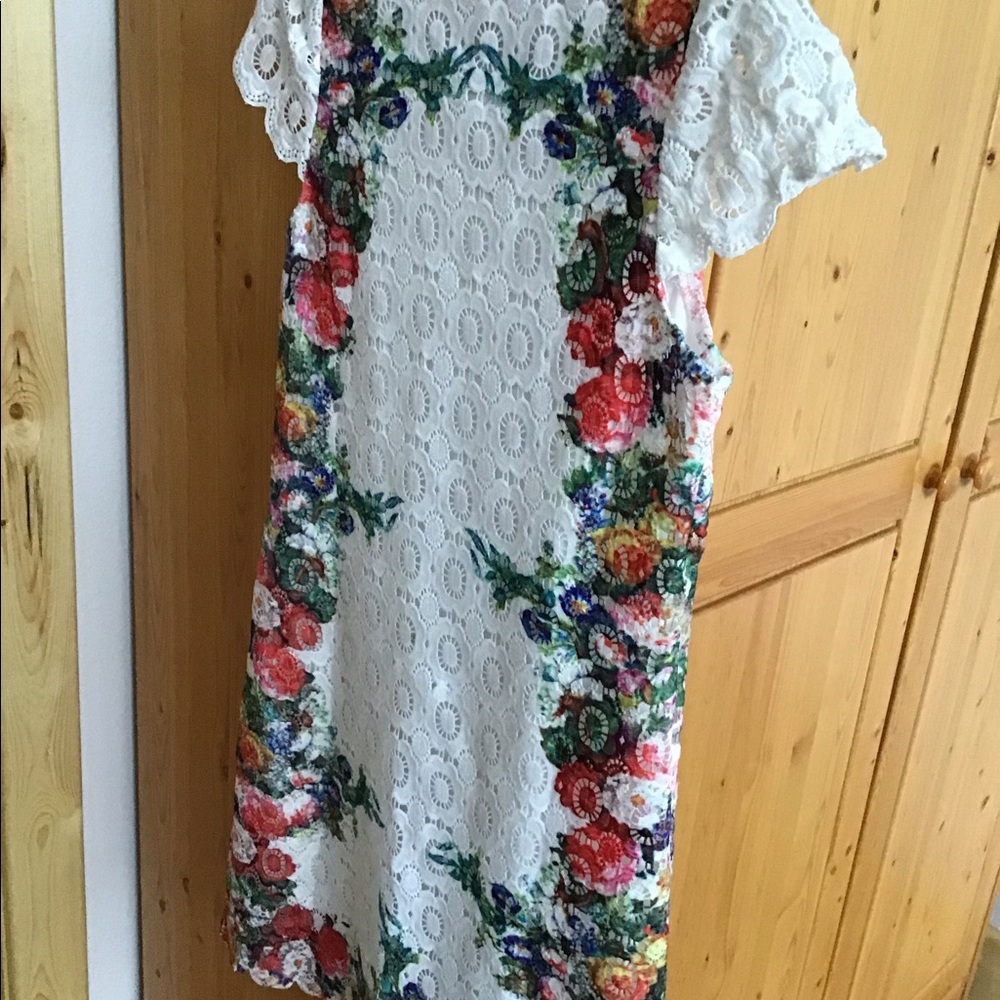 Dress - Picture 3 of 3